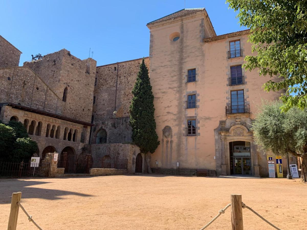 Notaria-Apartamento Y Estudio En Casco Antiguo, Al Lado De Playa, Rambla Y Monasterio, Con Acceso A Terraza Ajardinada Sant Feliu de Guíxols Exterior foto